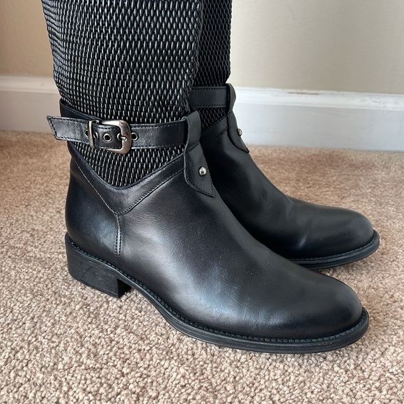 Aquatalia Black Leather Stretch Zip Up Riding Boots with Buckle - Picture 4 of 9